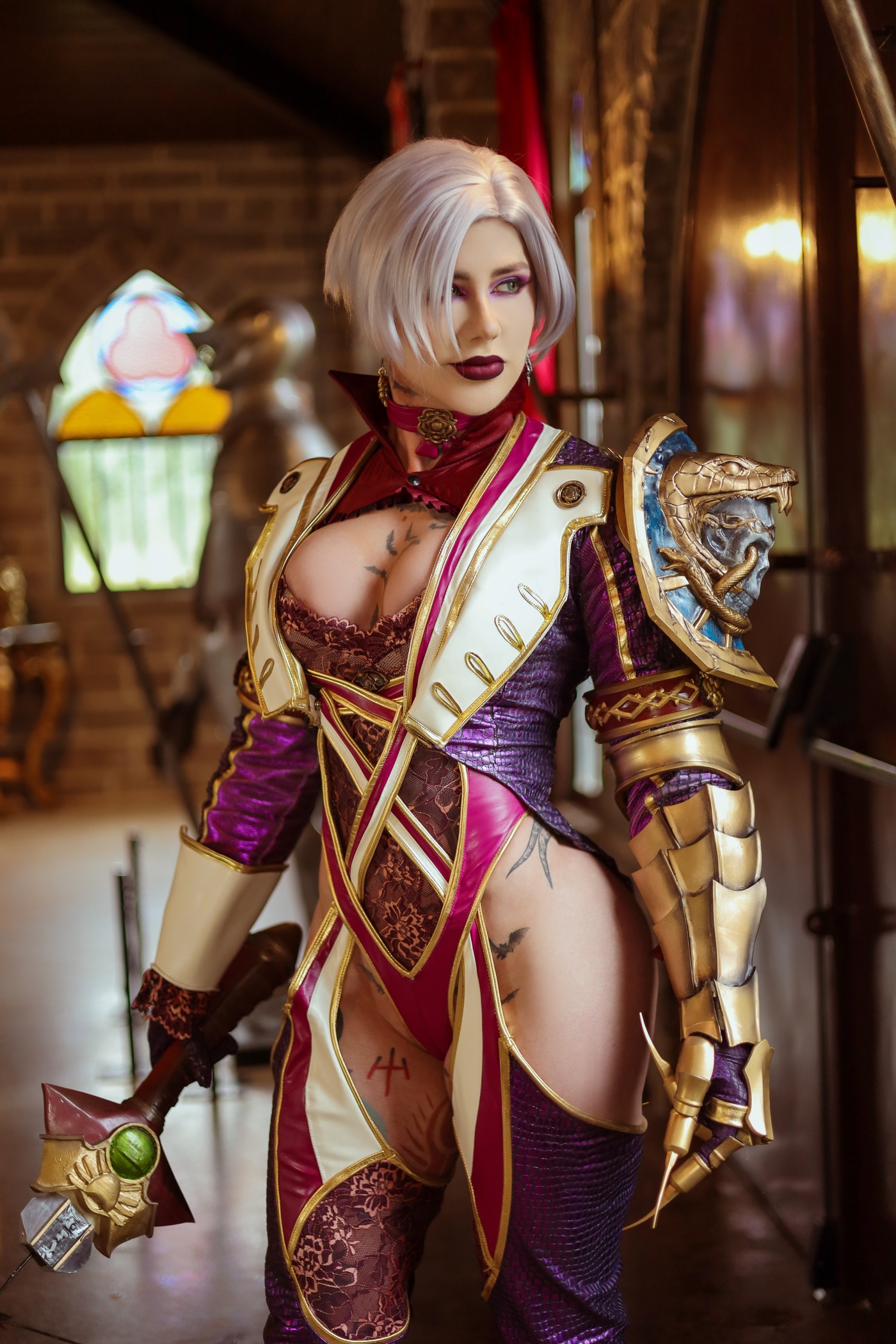 Giu Hellsing caracterizada en cosplay